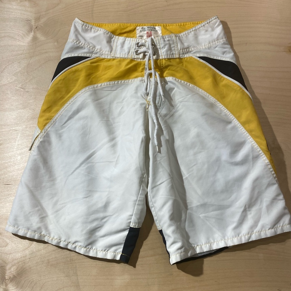 Calhoun Sportswear Coronavirus Swim Trunks Size Medium (HH)